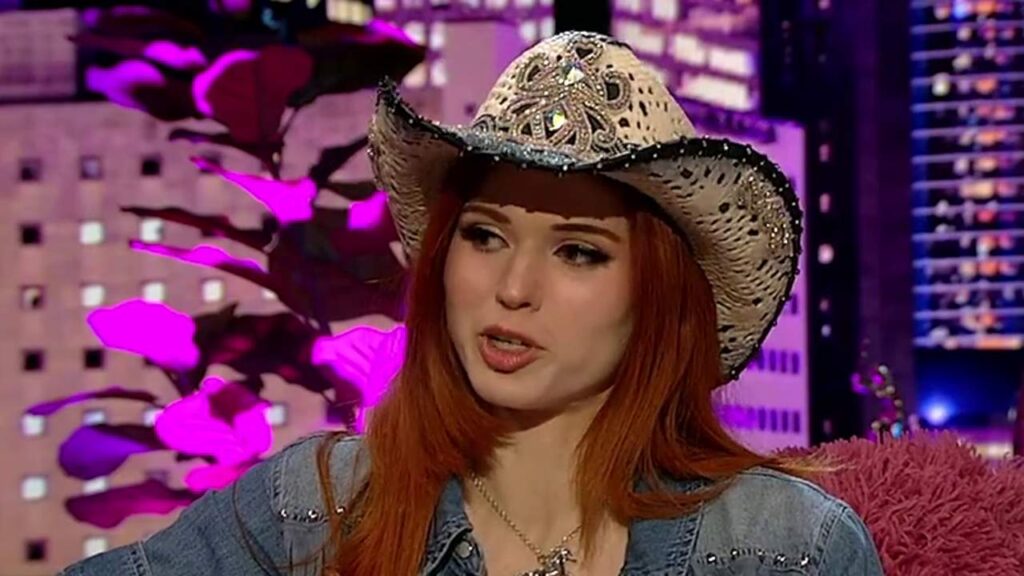 Amouranth (image: Fox26)